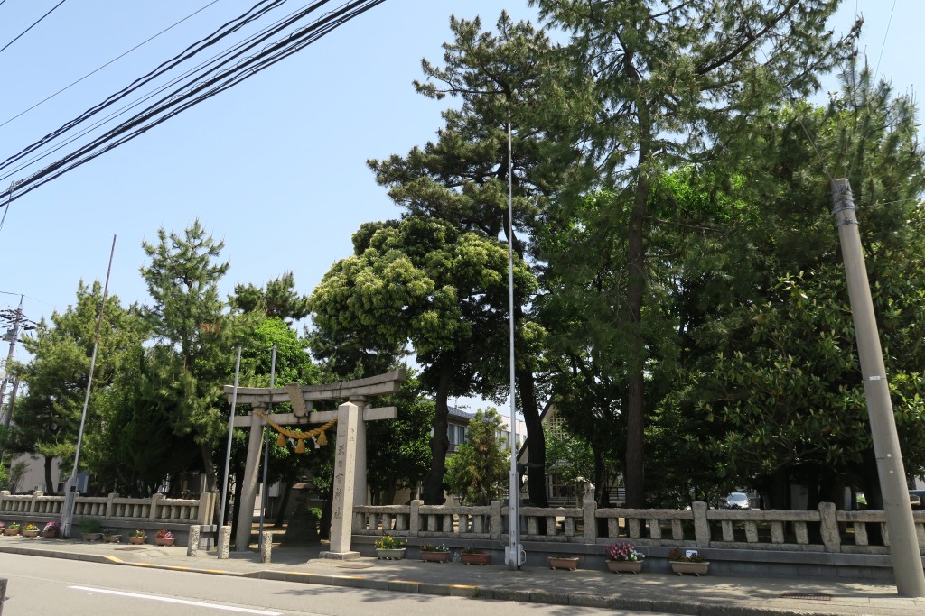 米日吉神社　神旗掲揚塔