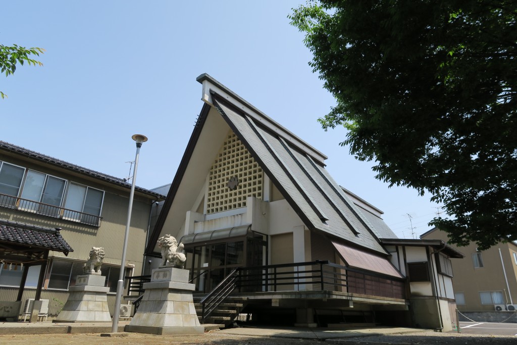 米日吉神社を象徴する拝殿