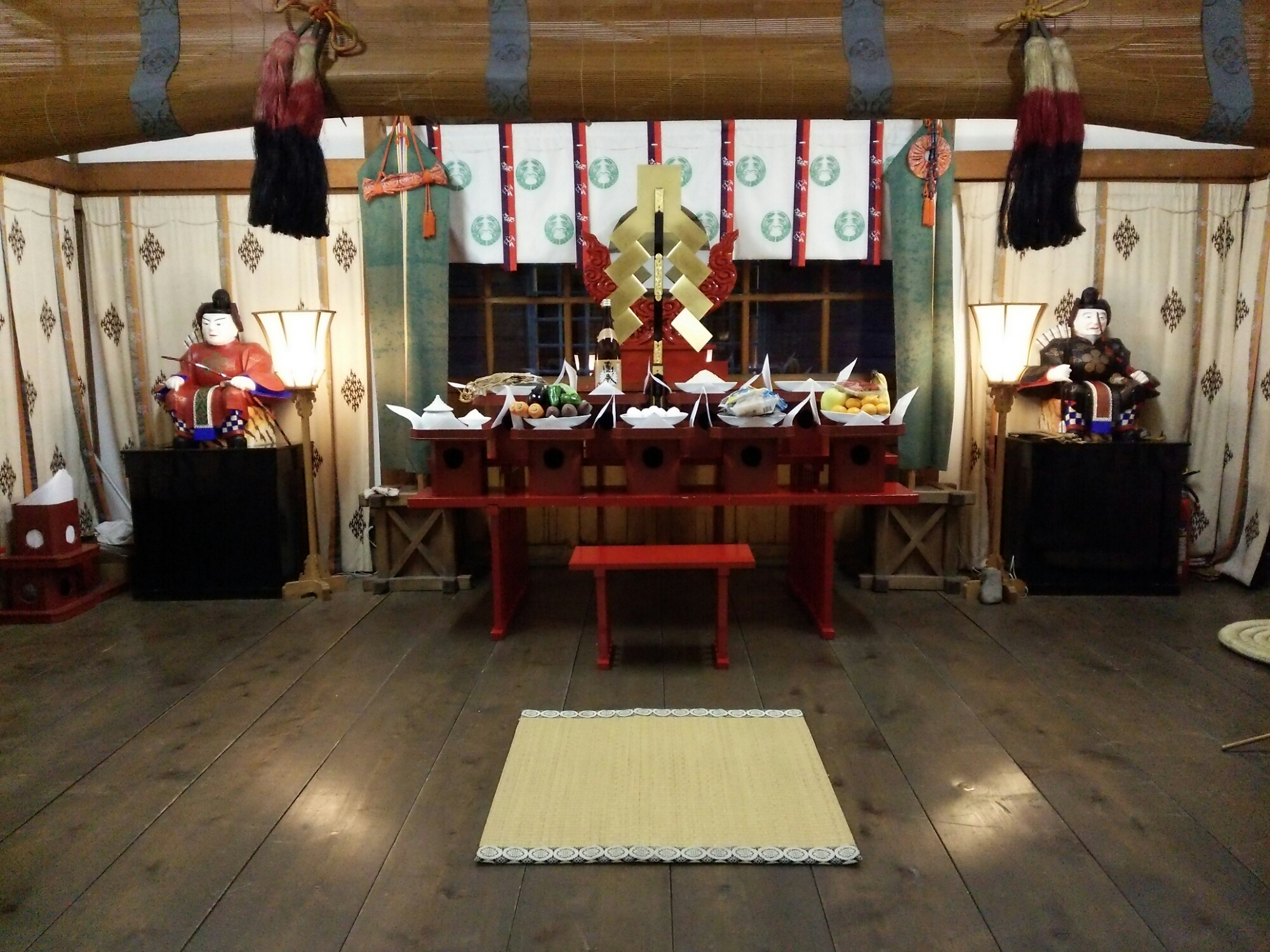 荒川神社新嘗祭 前夜の準備を終えた拝殿