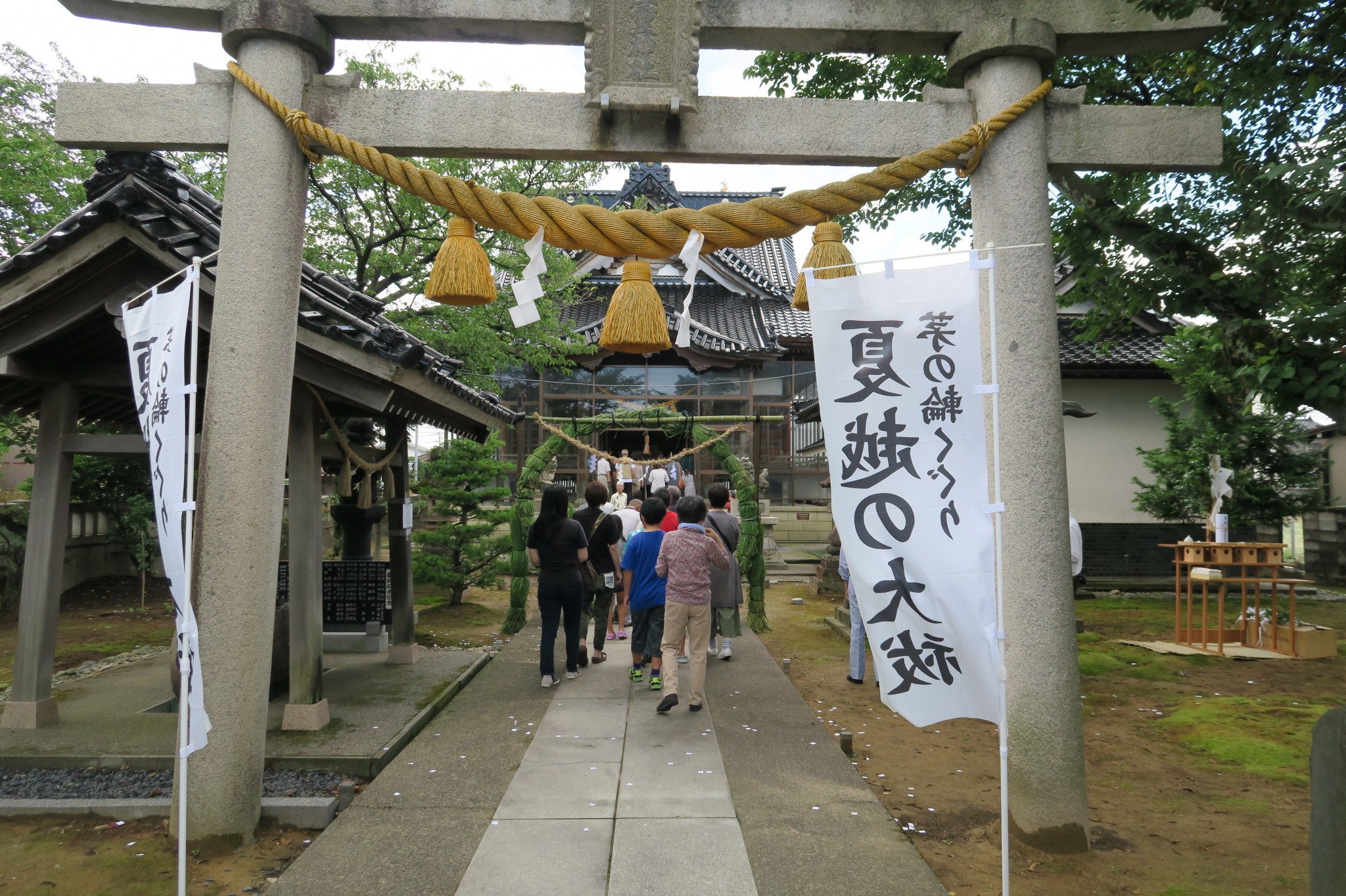 高皇産霊神社　茅の輪