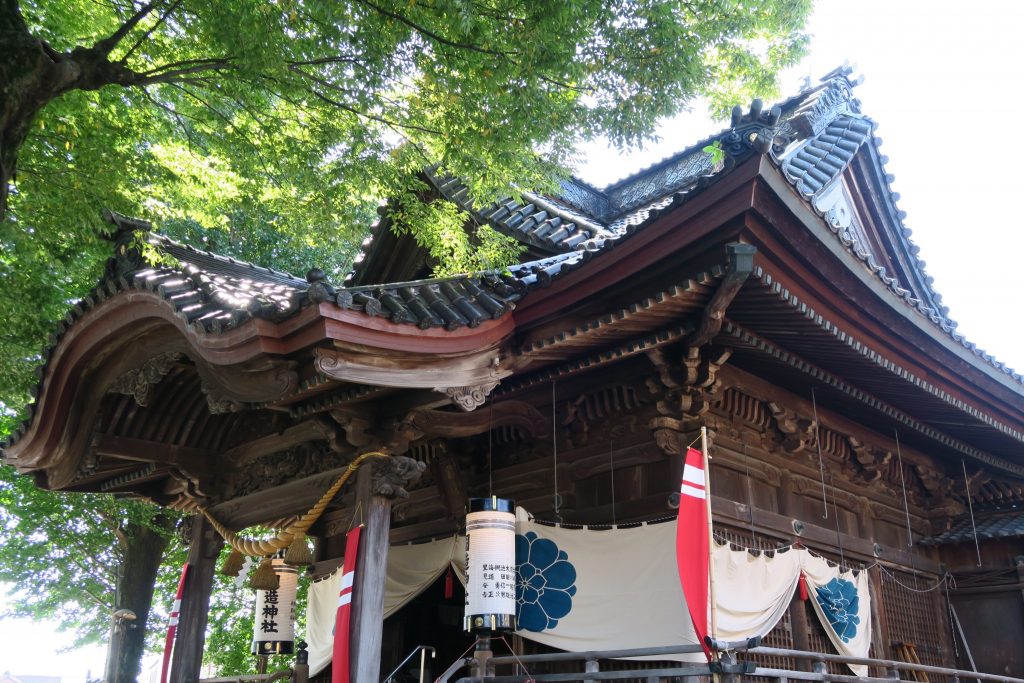 国造神社 垂木を覗う