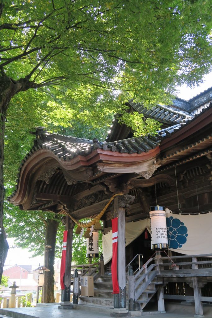 国造神社拝殿向拝柱