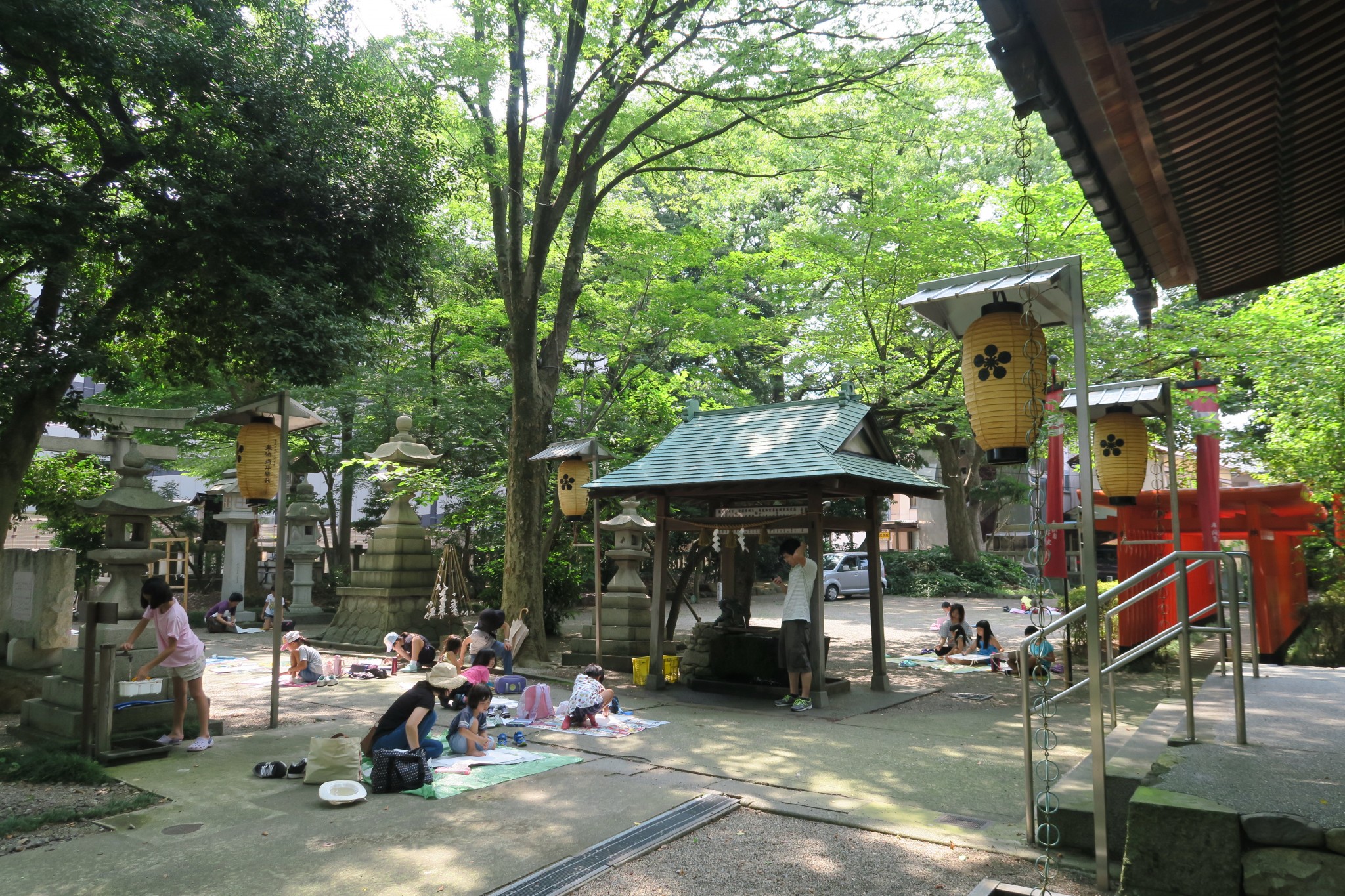 平成28年7月30日　境内写生大会の様子