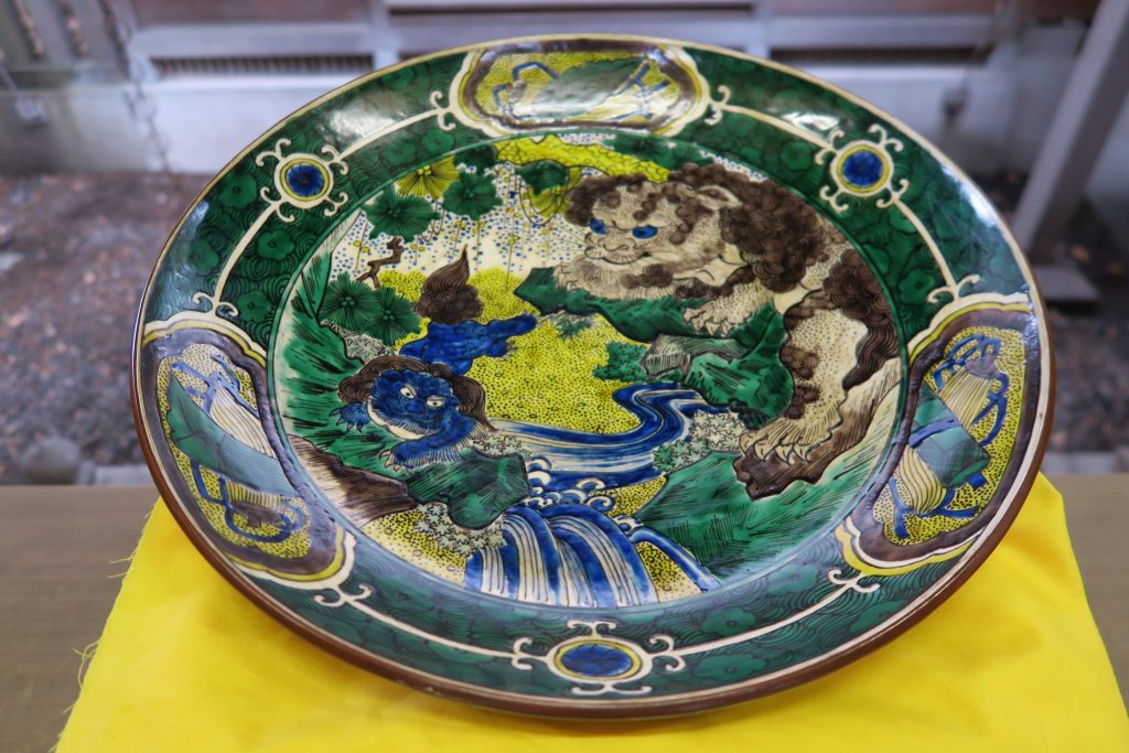 吉田屋　親子獅子図大平鉢
