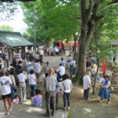 参道は人々で溢れました