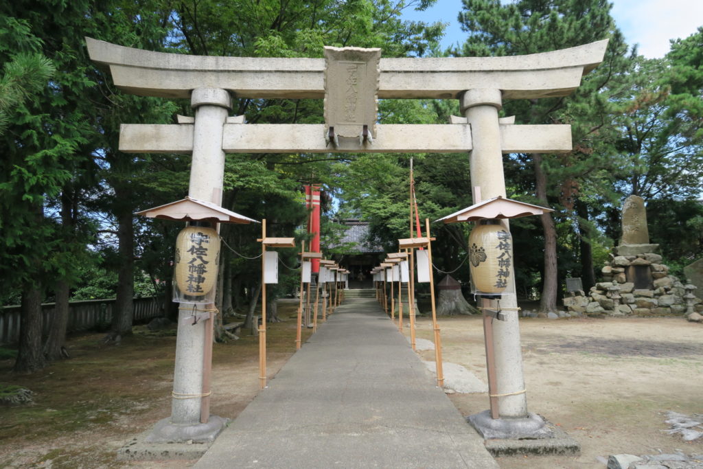 宇佐八幡神社参道（平成28年）