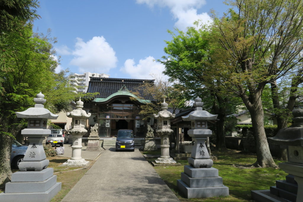 西泉 井手神社境内(平成30年4月13日)