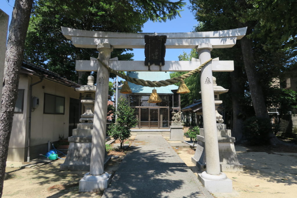 三日市 郷八幡神社 境内の様子1