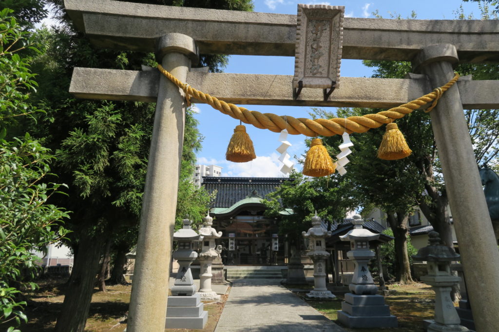 西泉 井手神社 境内の様子1