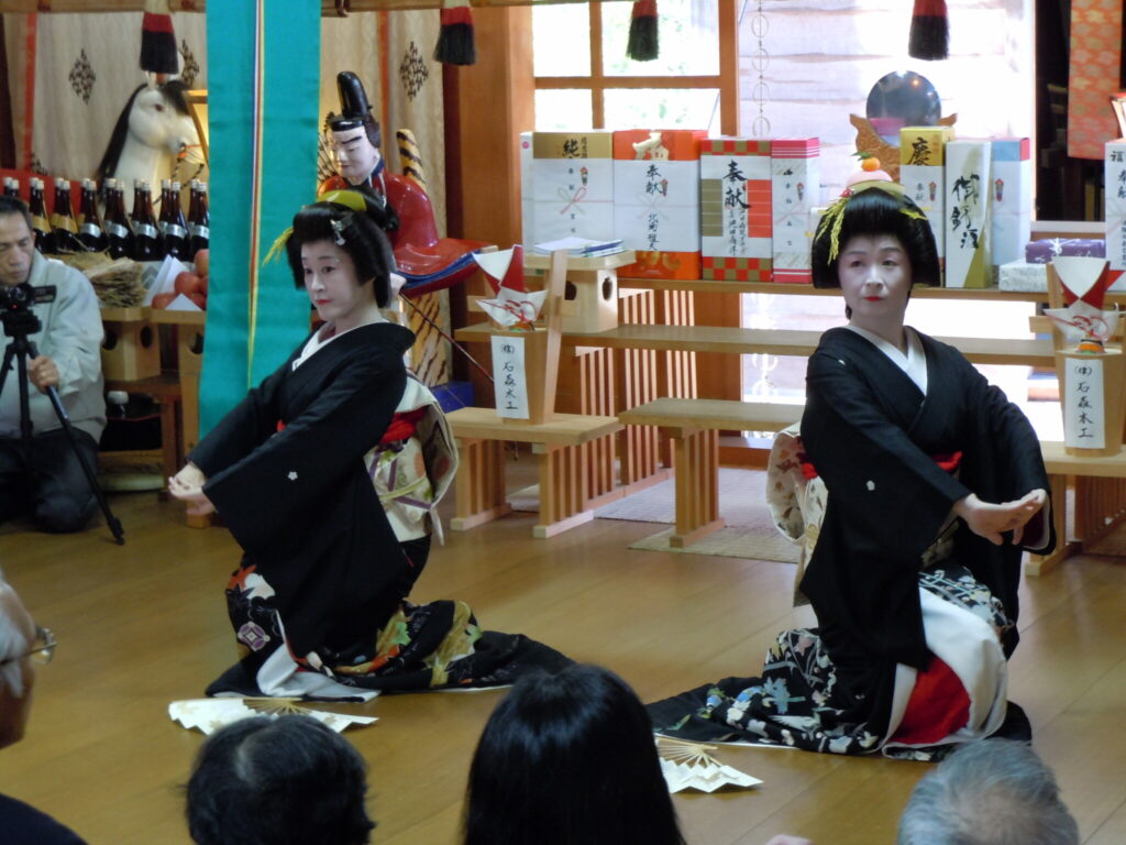 平成23年_舞初め奉納の様子_01