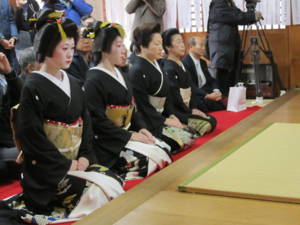 平成24年_舞初め奉納の様子_01