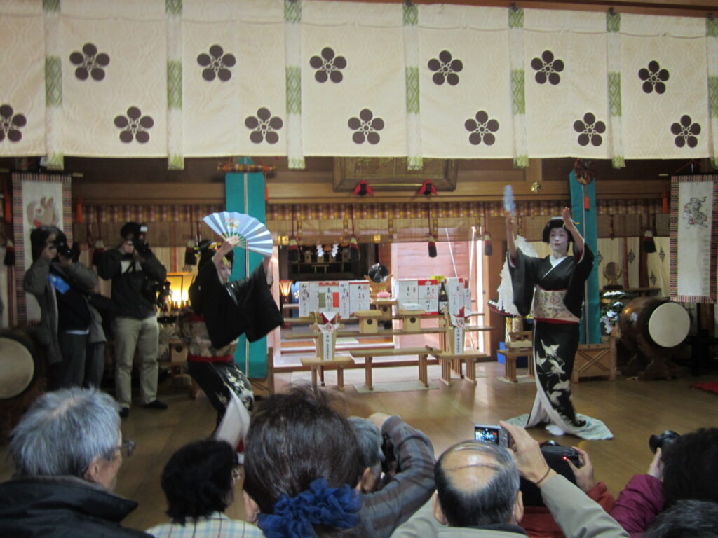 平成26年_舞初め奉納の様子_02